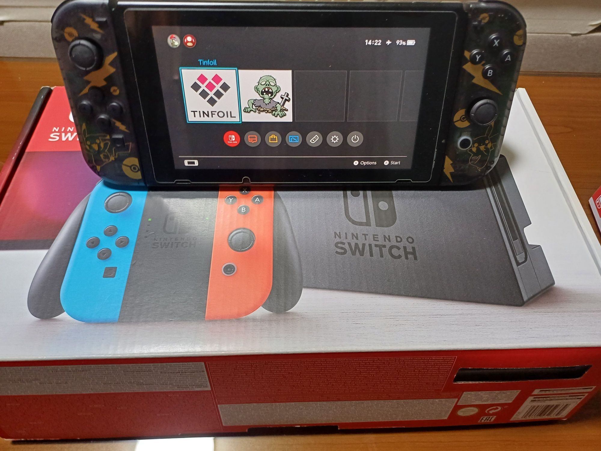 Nintendo Switch modat + Joycon-uri cadou