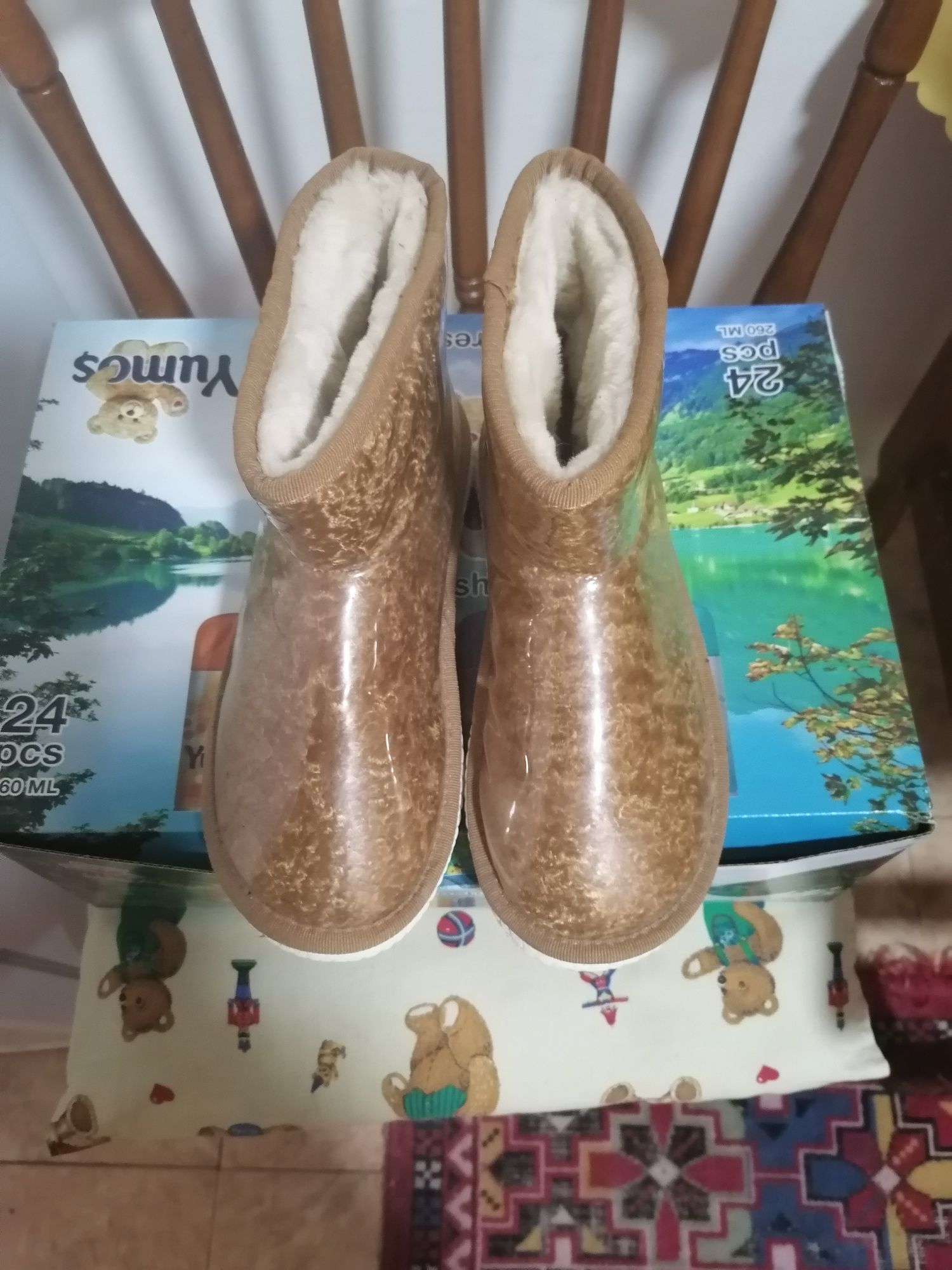 UGG-URI NOI (mărimea 35) - 50 lei