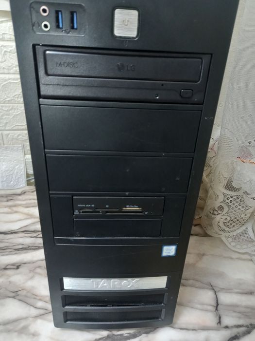 Геймърски компютър  Intel Core i7-6700 16gb SSD Radeon RX 580 8gb