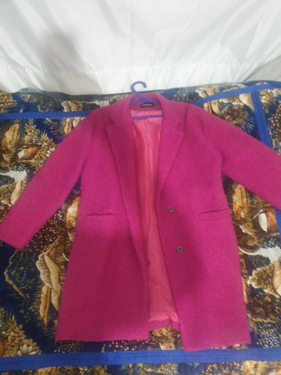 продается женское пальто размер М