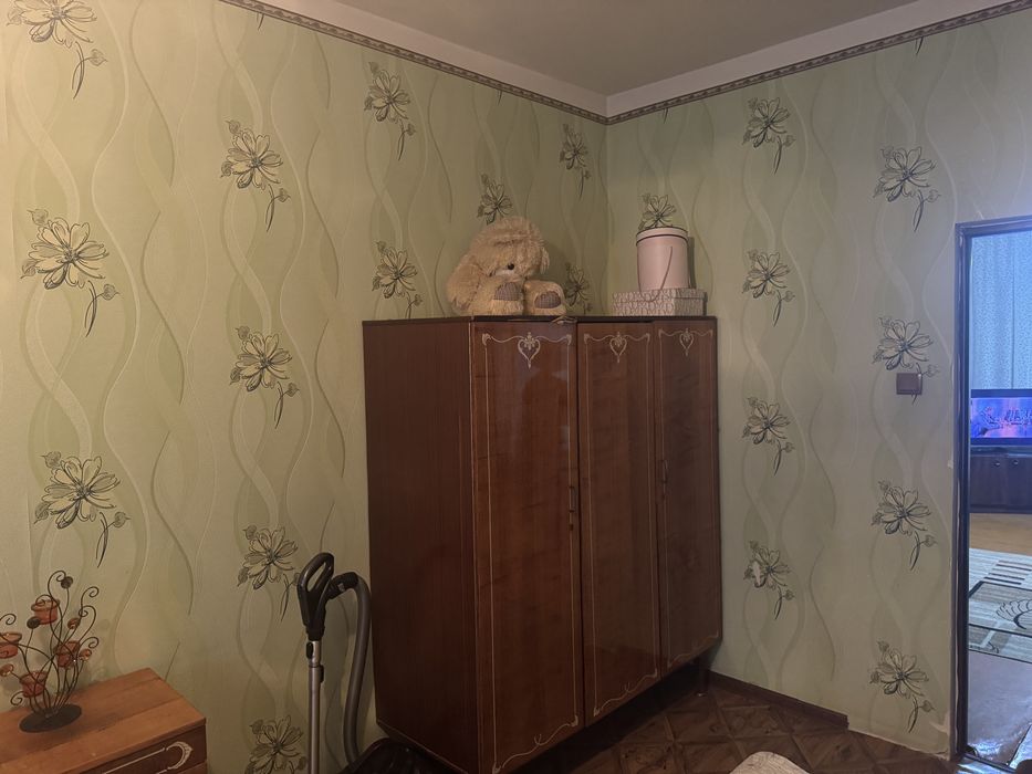 Куйлюк массив 1, оринтир гостиница Hayot продаётся 3-х ком квартира