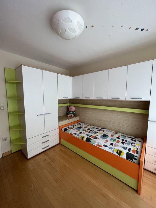 Детска стая - гардероби, легла, бюро