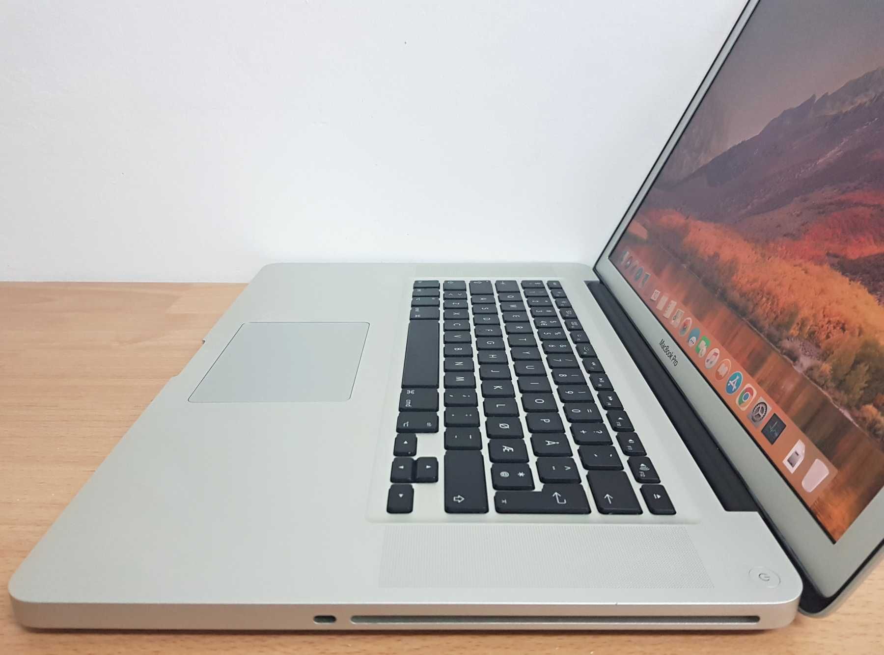 Macbok Pro 15" Late 2011, i7, placa dedicata,perfect functional.