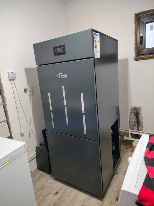 Vând centrală Ferroli pe peleți  30kw