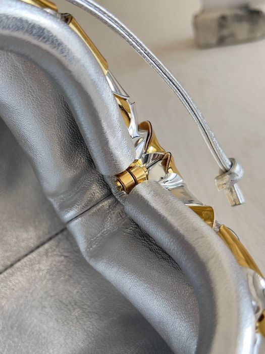 Geanta Bottega Veneta Pouch