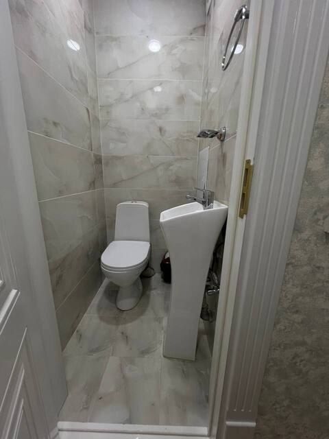 Chilonzor Novza metro