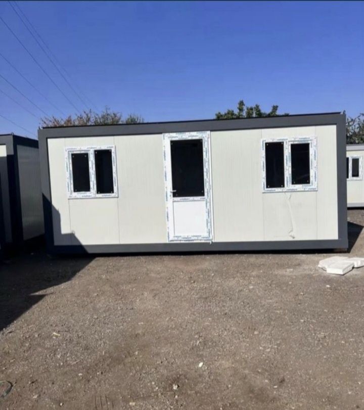 Vand containere pentru locuit sau depozitat