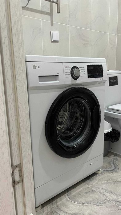 Срочно! Продаю стиральную машину LG F2J3NS8W — как новая!