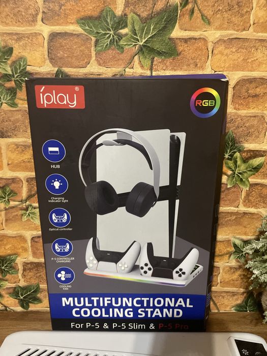 PS5 Стойка с охладител и хъб