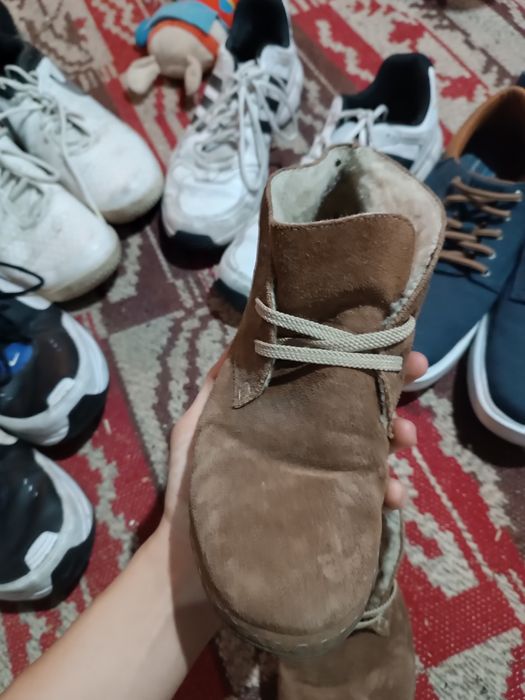 vând ghete piele întoarsă