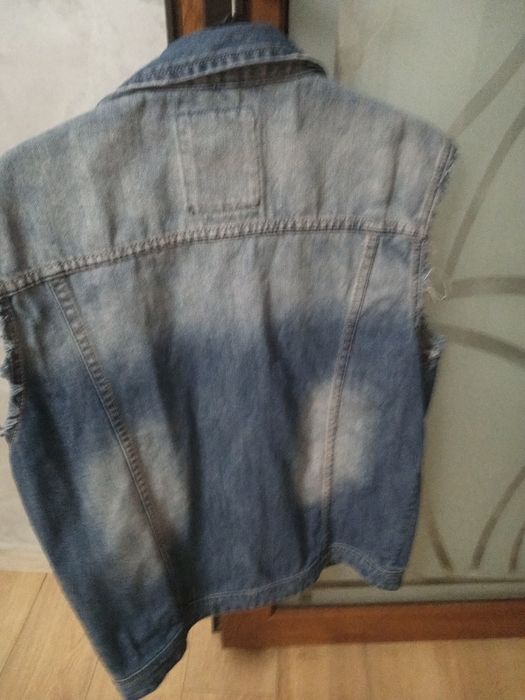 Vestă de blugi.           .