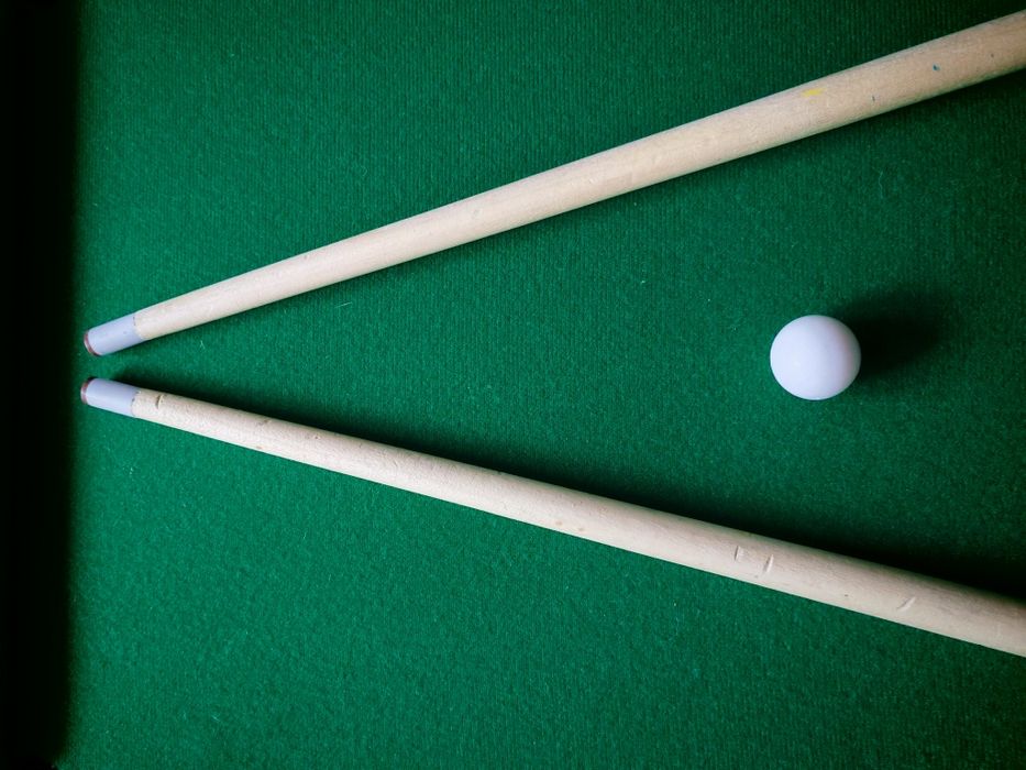 Vând masa de biliard mica