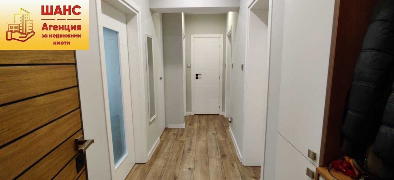 Продава се Тристаен апартамент в Плевен, Идеален център - 91 кв.м за 2033 €/кв.м - Снимка #14