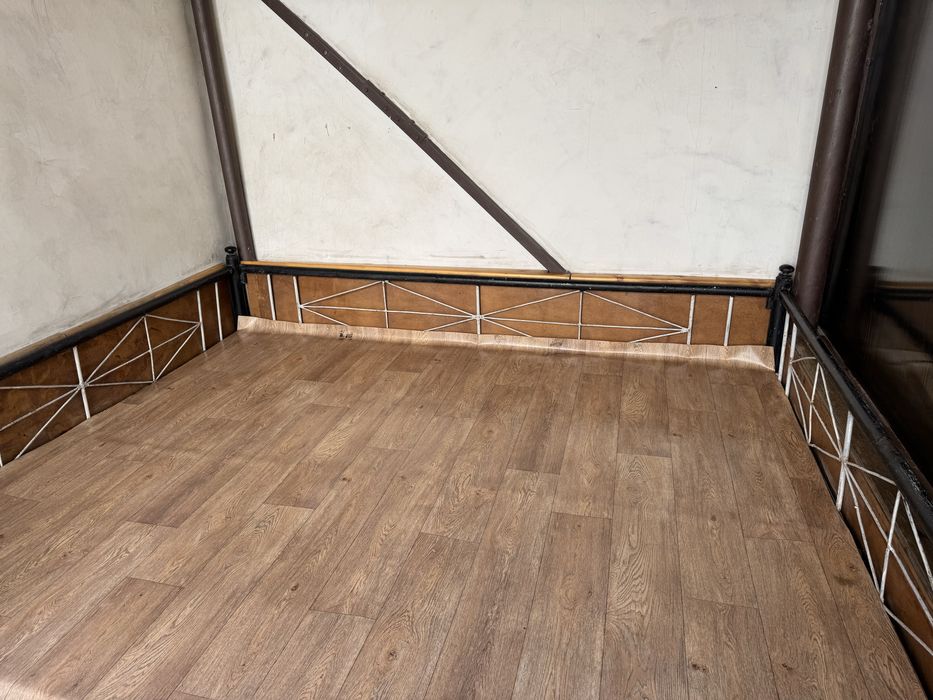 Продается металлический топчан (сўри)