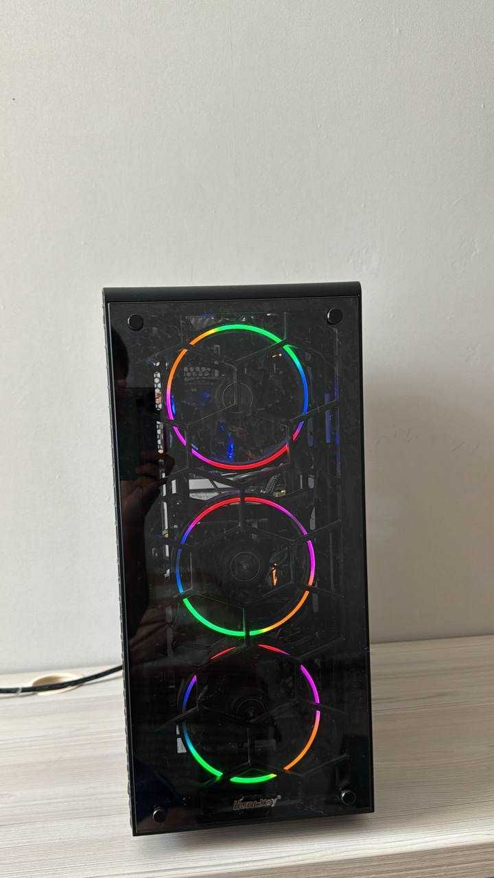 Игровой компьютер с Intel core I9 и с клавиатурой в подарок !!
