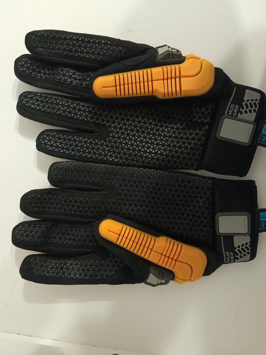 Продам защитные противоударные перчатки