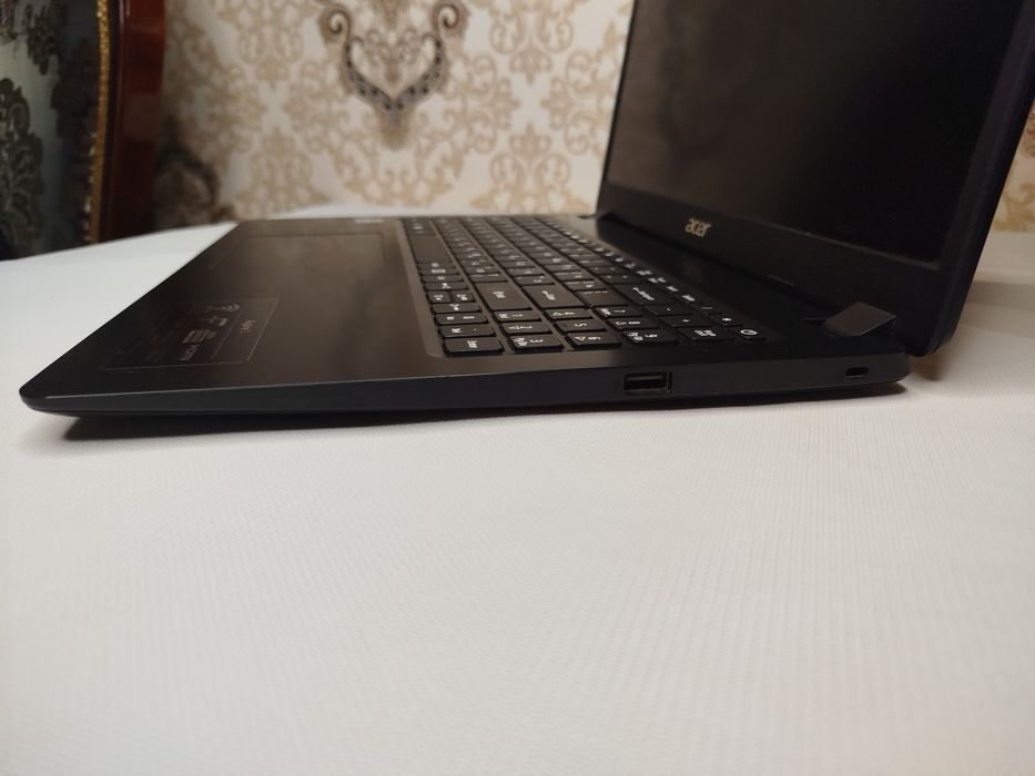 Acer Aspire intel Core i5 1035G, 8/256 SSD батарея 3 часа, как новый