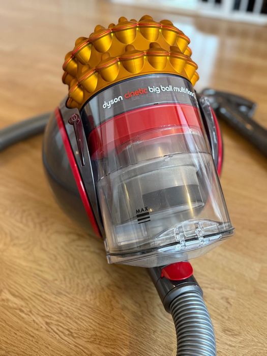 Aspirator Dyson Cinetic big ball ca nou, folosit o singura data