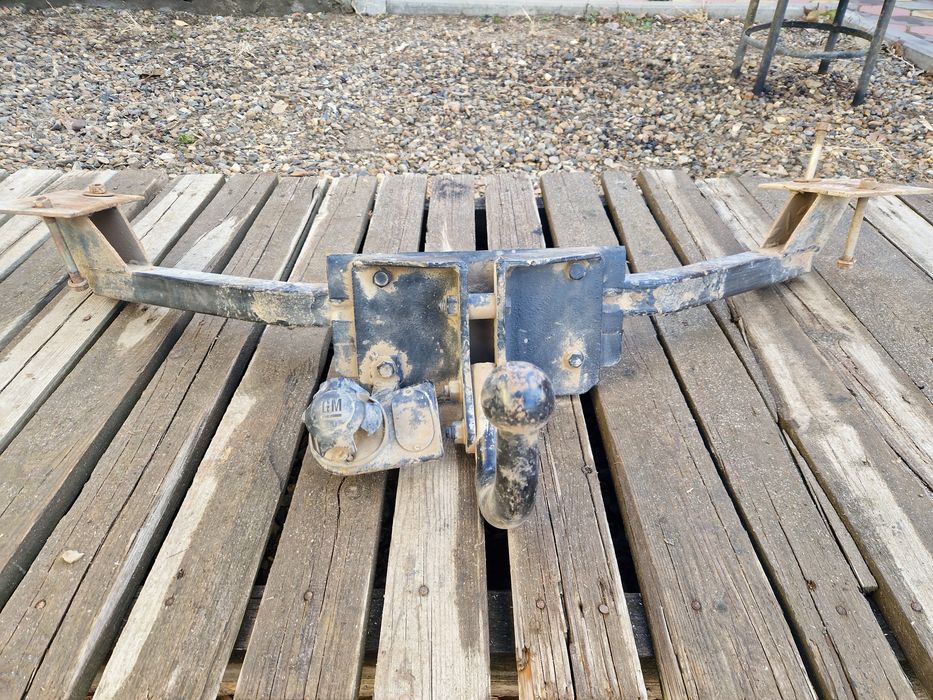 Задний фаркоп на авто Митсубиси Монтеро Спорт 2001