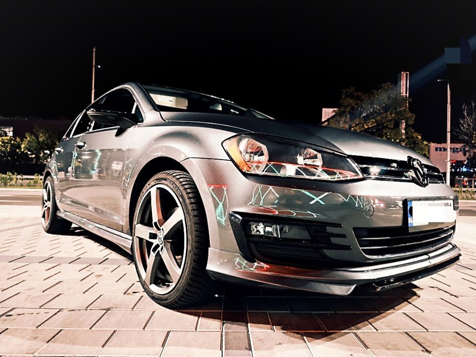 Volkswagen Golf VII 1.8 TSI автомат – R-Line пакет,