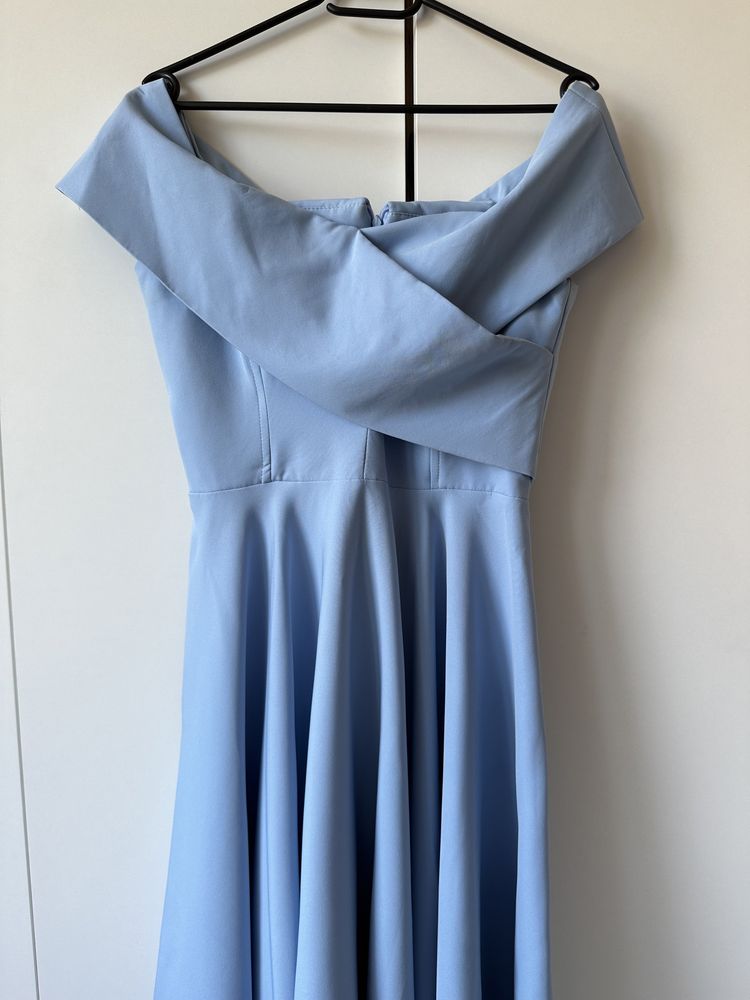 Rochie cu umeri goi baby blue