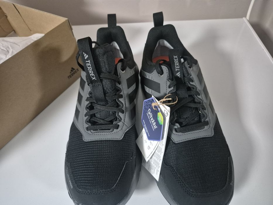 Adidasi Terrex noi