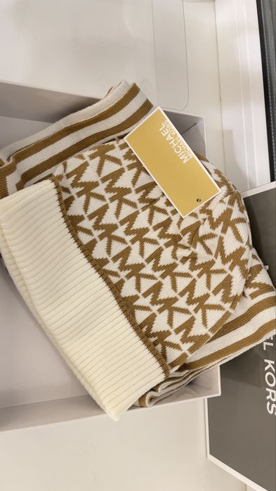 Набор шапка и шарф MK