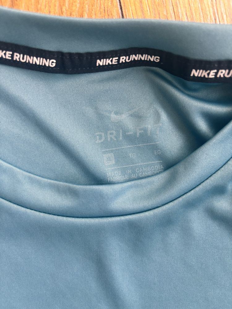 Дамски тениски Nike / Един модел/ 2 цвята