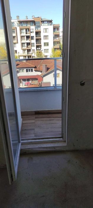 Просторен едностаен апартамент в квартал Красна поляна 3