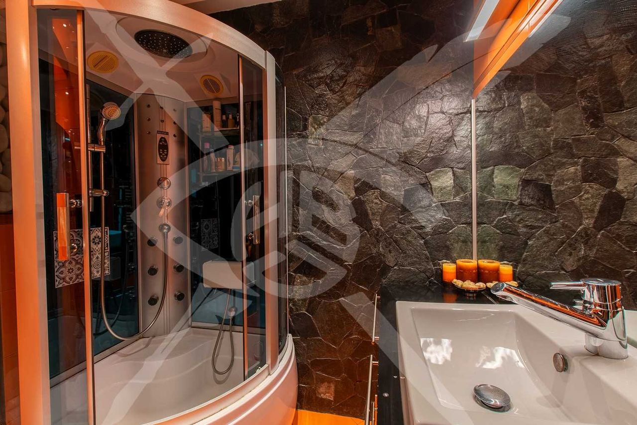 Продава се Тристаен апартамент в София, Витоша - 150 кв.м за 2060 €/кв.м - Снимка #7