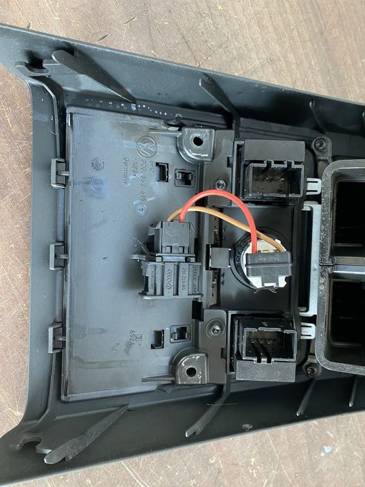 Grila cotiera cu butoane incalzire bancheta passat cc b7 b6