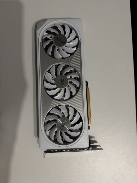 RTX 4060 AERO 8 gb