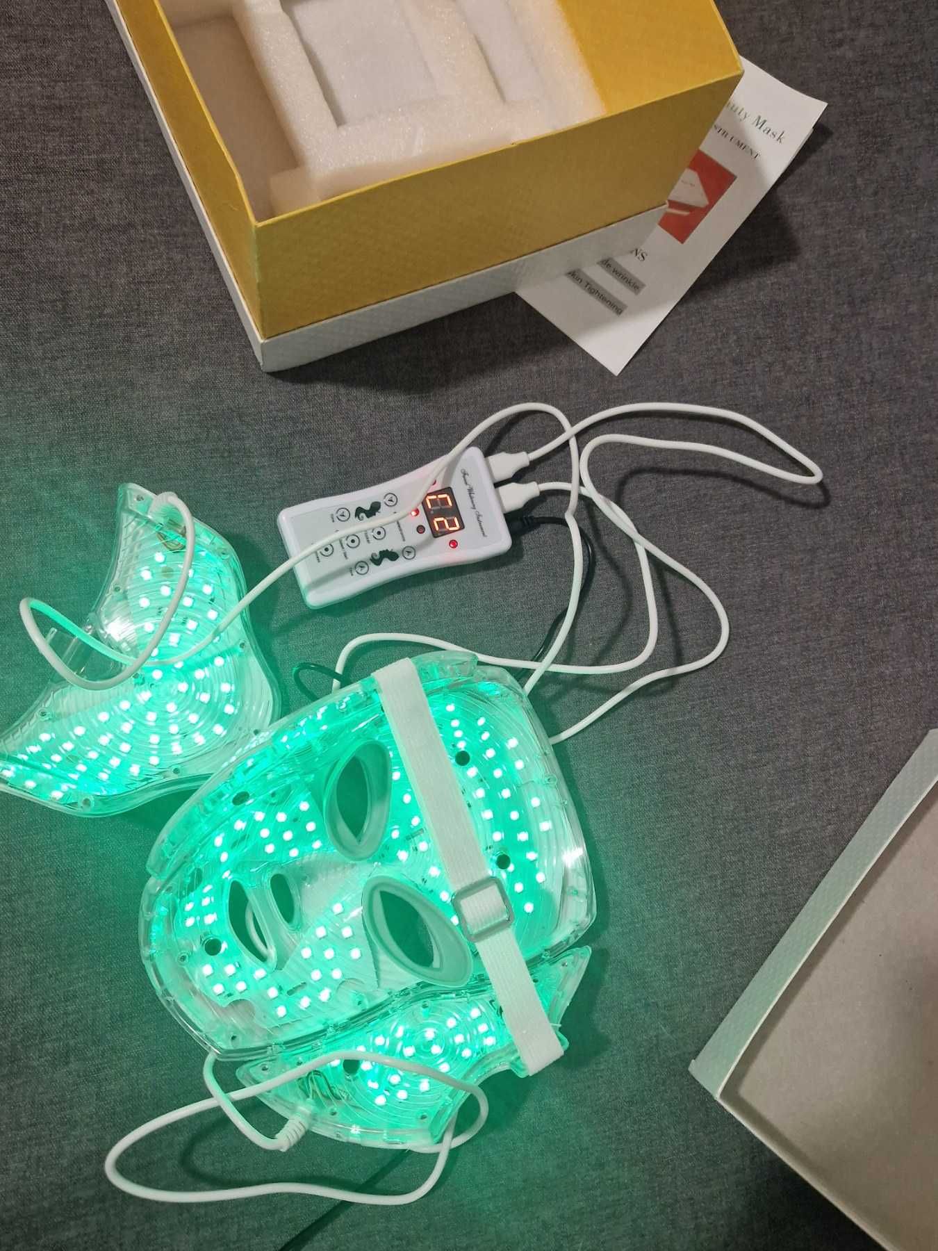 LED маската за лице и шия предлага терапия за кожни заболявания 7 в 1