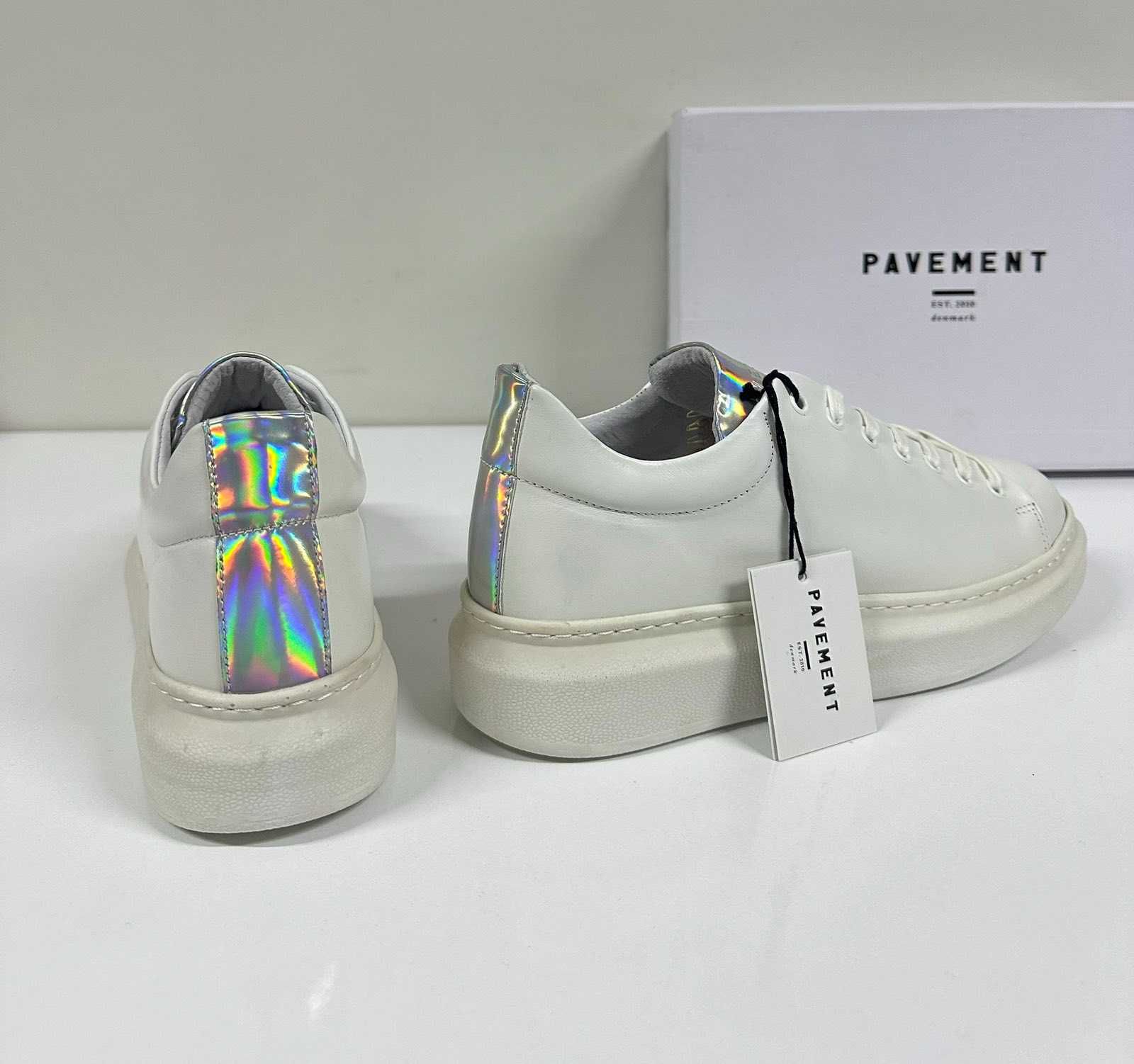 Pavement Dee Holographic
