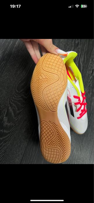 Ghete fotbal sala Adidas F50 Club IN noi