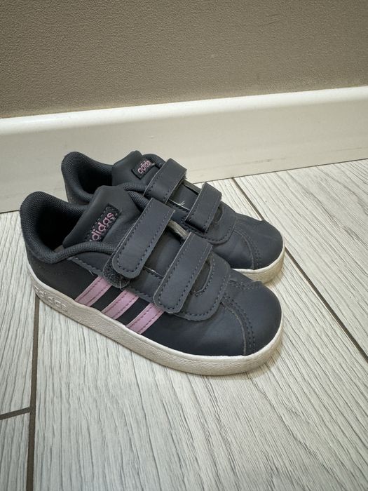 Продам кроссовки на девочку