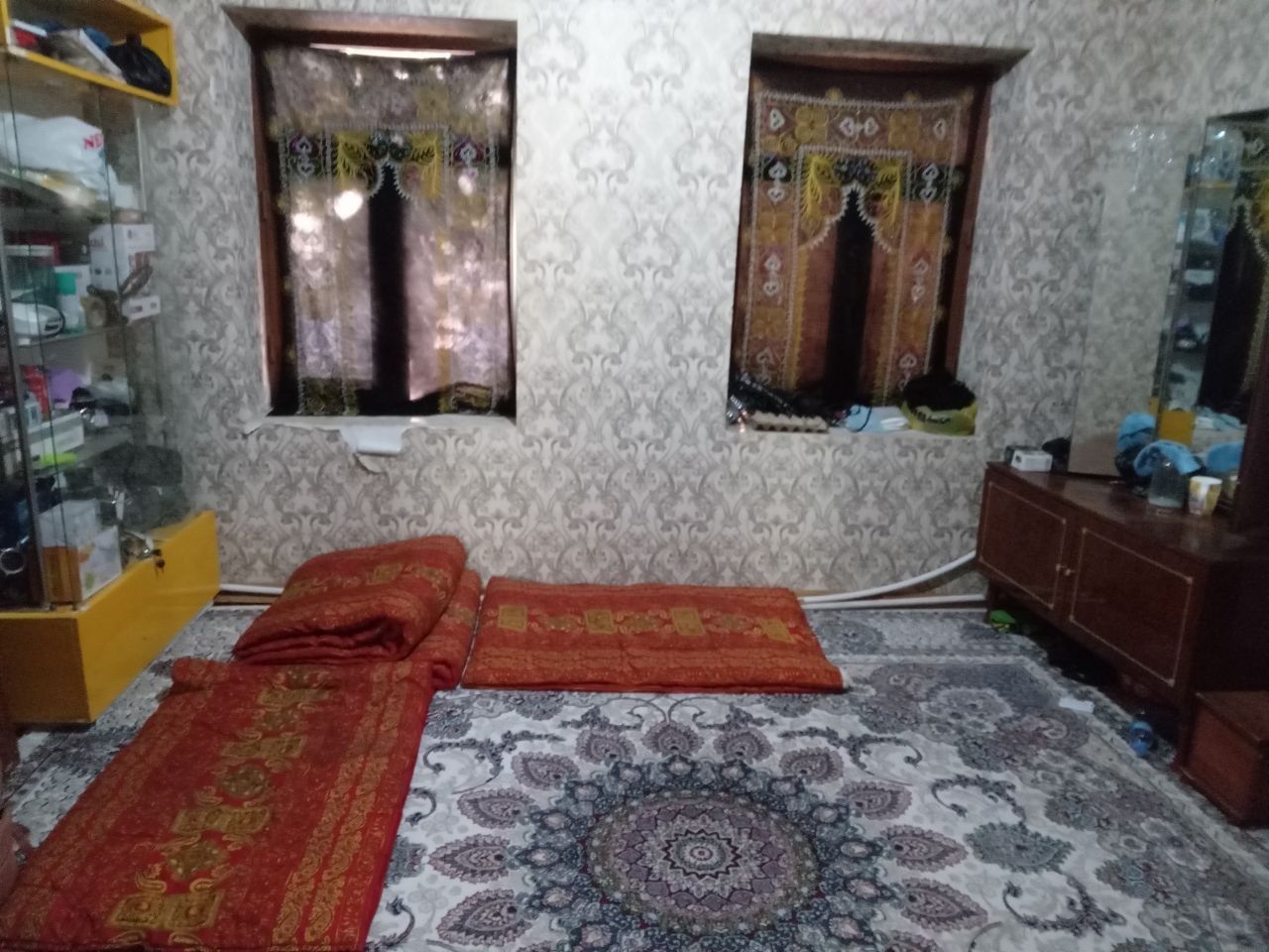 4+1 хонали ховли жой сотилади Навруз махалласи Кизил масжид ёнида.