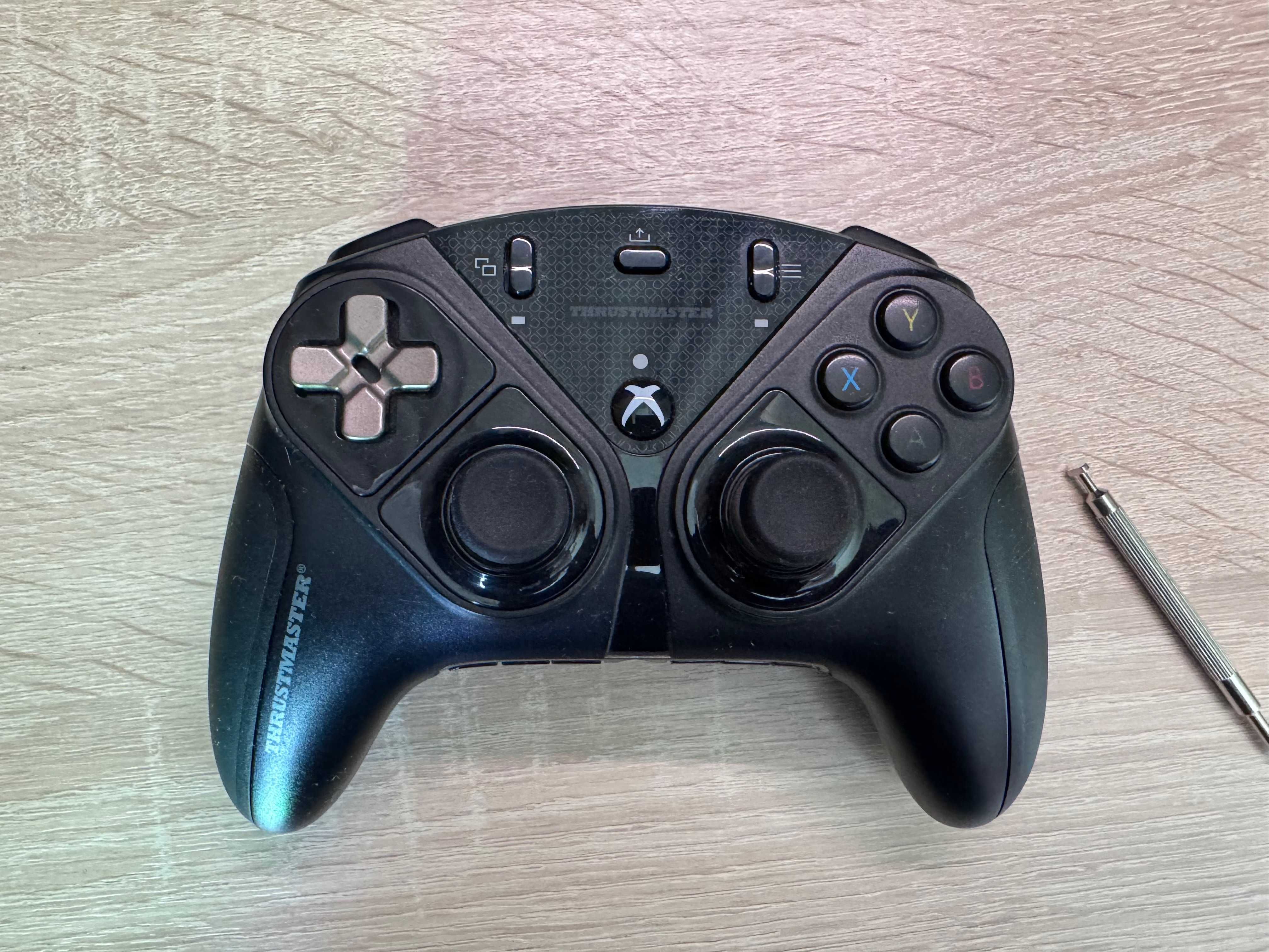 Геймпад Thrustmaster eSwap Pro Controller (для Xbox)
