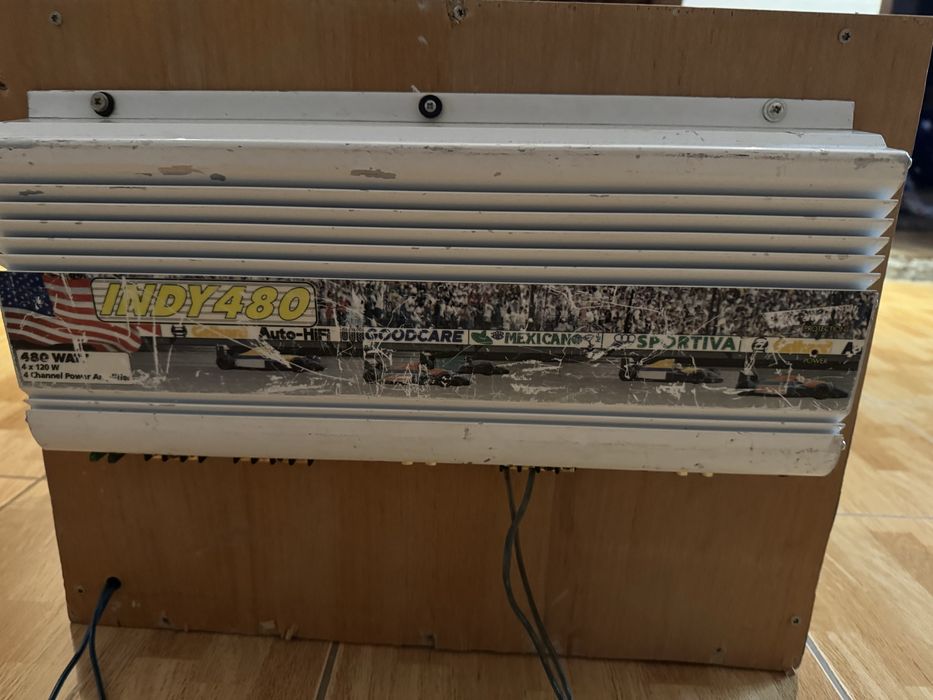 Tub de bass auto cu amplificator