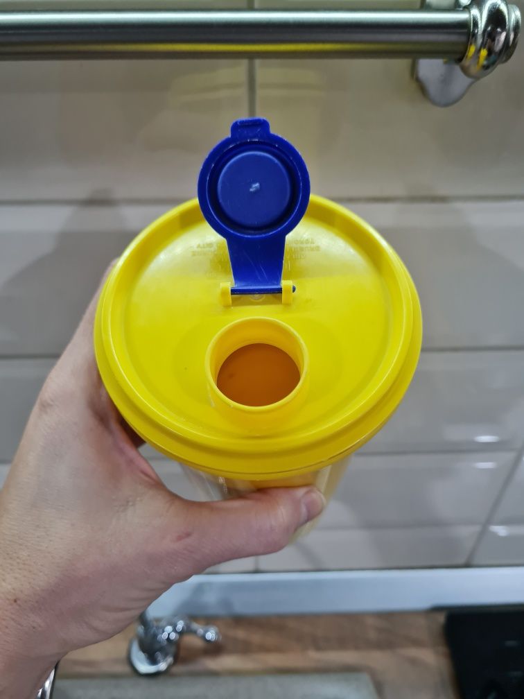 Pahar / Carafa / recipient lichide Tupperware - curier agratuit