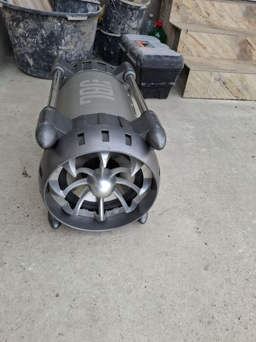Tun de bas JBL  pentru auto !
