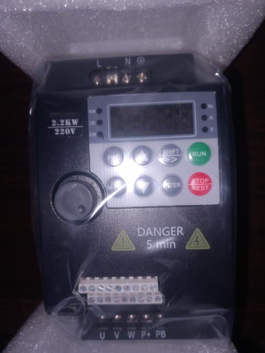 Честотен инвертор