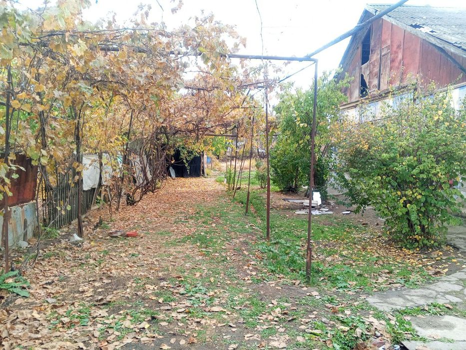 Продаётся дом с большим участком в посёлке Таваксай