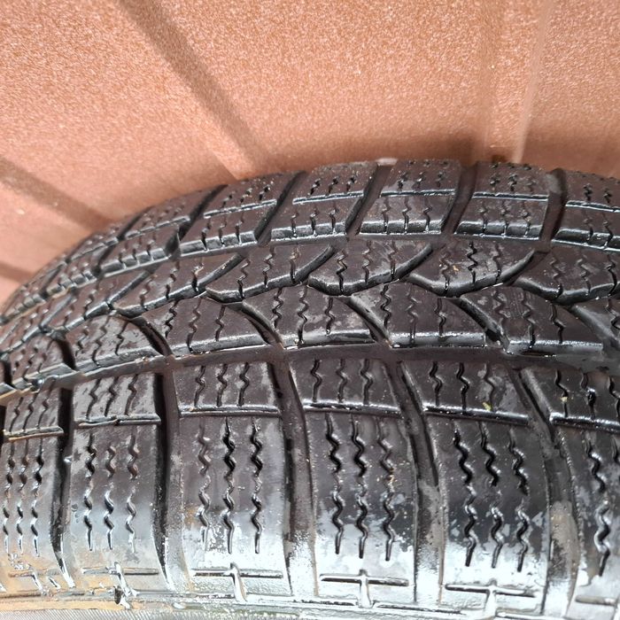 Set roti iarna Logan