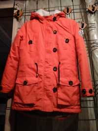 Продам срочно куртку женскую парка размер 46-48 бу в хорошем состоянии
