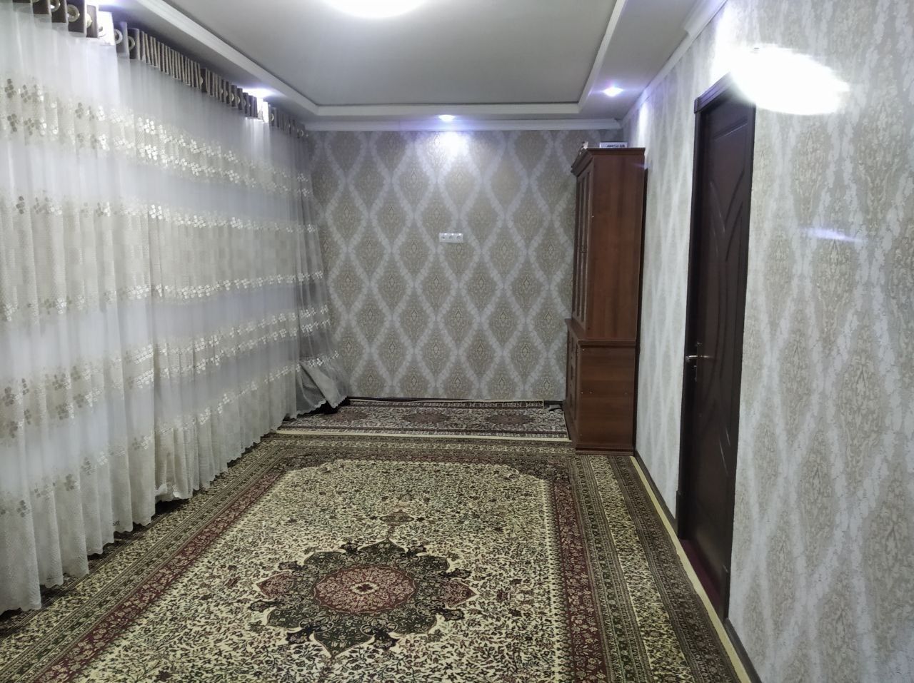 Учқахрамон постидан кирганда участка сотилади.