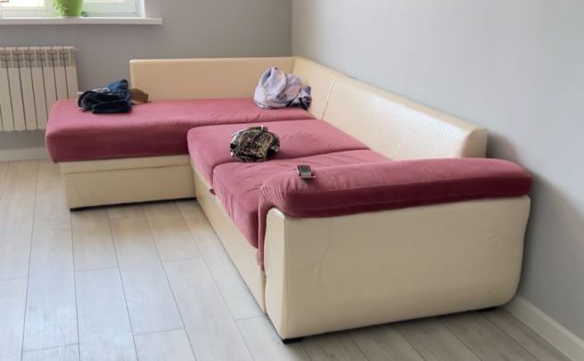 Продаётся угловой диван б/у.