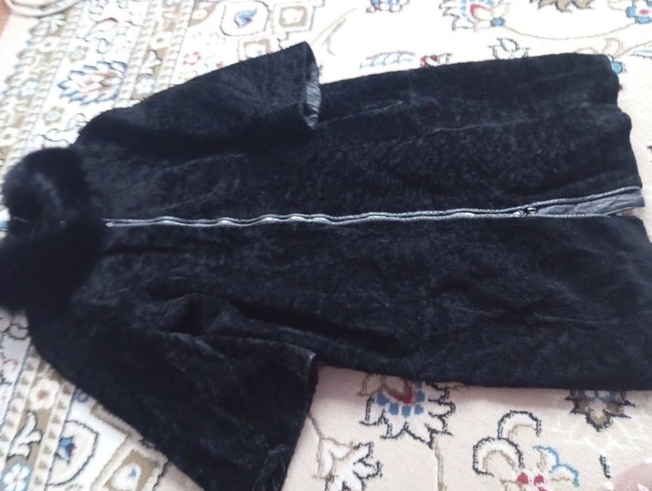 Шуба на зиму сатылад б/у
