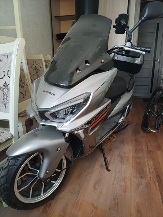 Скутер жана сатылады