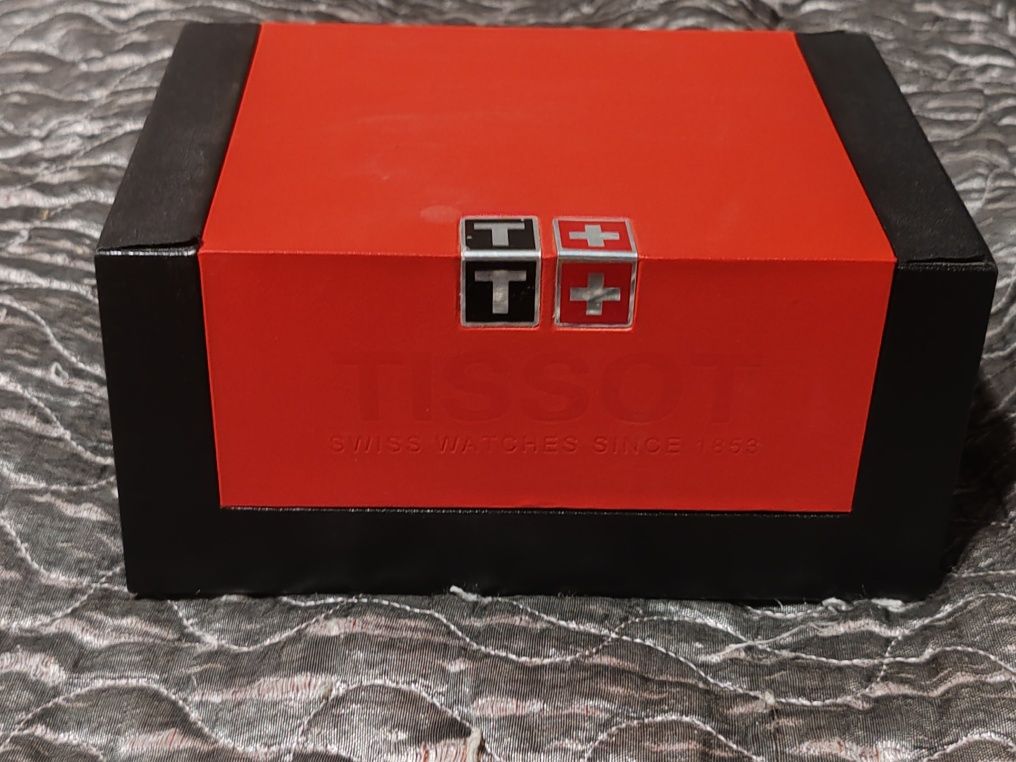 Часы марки TISSOT Швейцарские